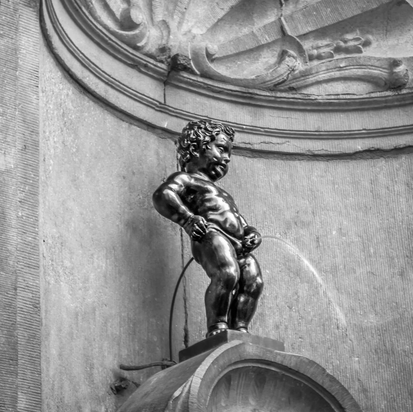 belgia-bruksela-manneken-pis-infoloty.jpg