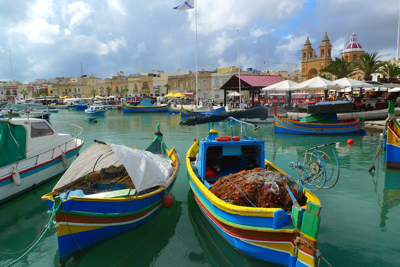 malta-lodzie-luzzu-infoloty.jpg