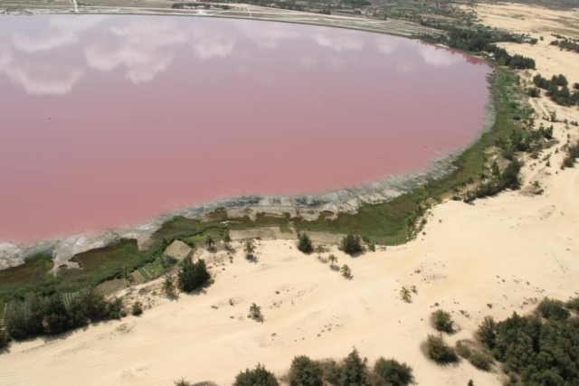 rozowe-jeziora-lac-retba-infoloty.jpg